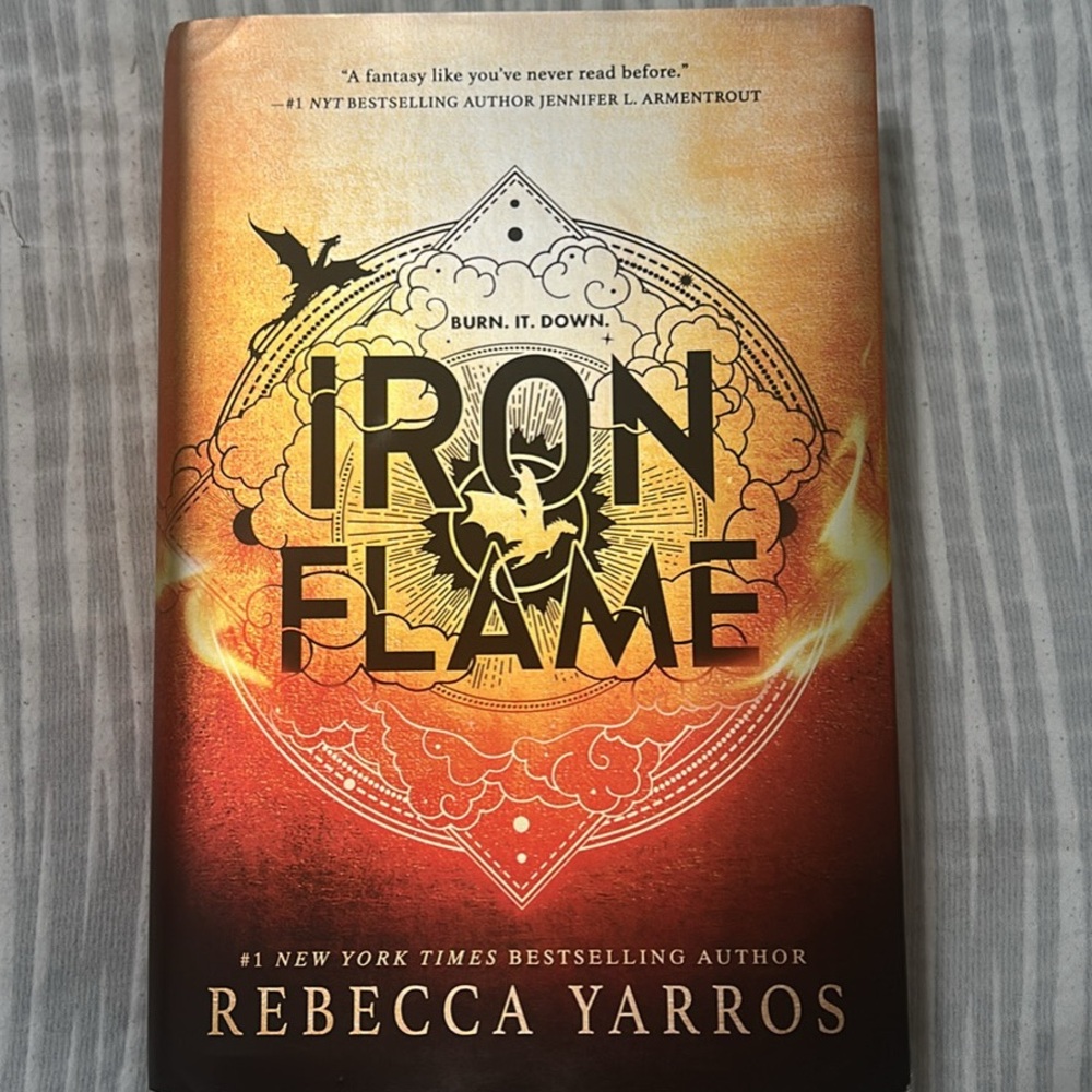 Iron Flame by Rebecca Yarros Book
